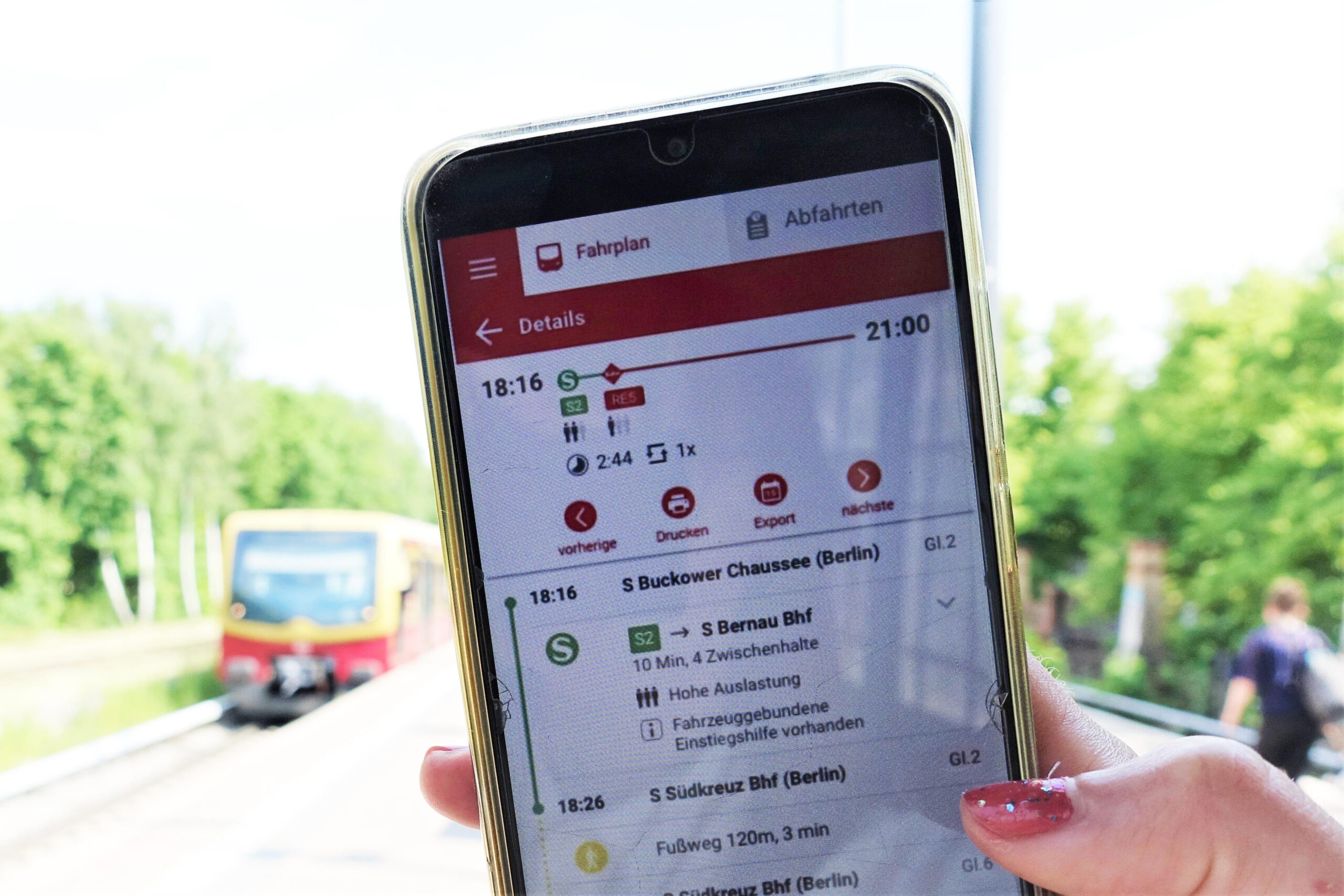 Wie voll wird dein Zug oder Bus? Smarte Wege zum Sitzplatz ergattern.